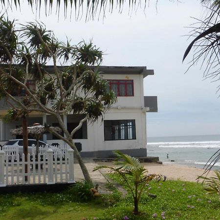 Ocean Reef Hotel Хіккадува Екстер'єр фото