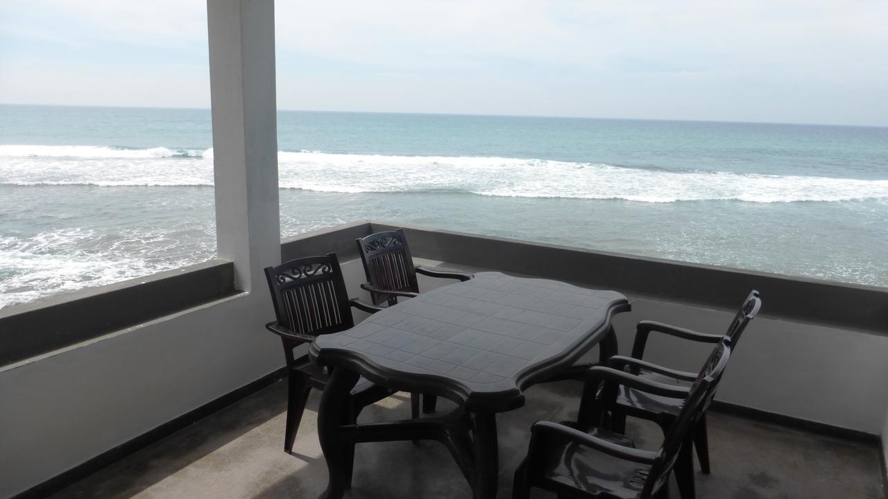 Ocean Reef Hotel Хіккадува Екстер'єр фото