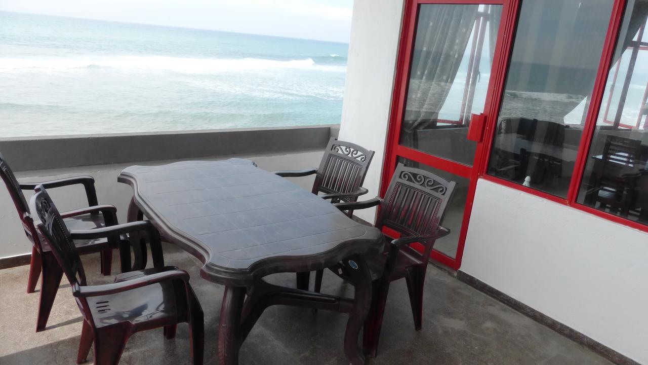 Ocean Reef Hotel Хіккадува Екстер'єр фото