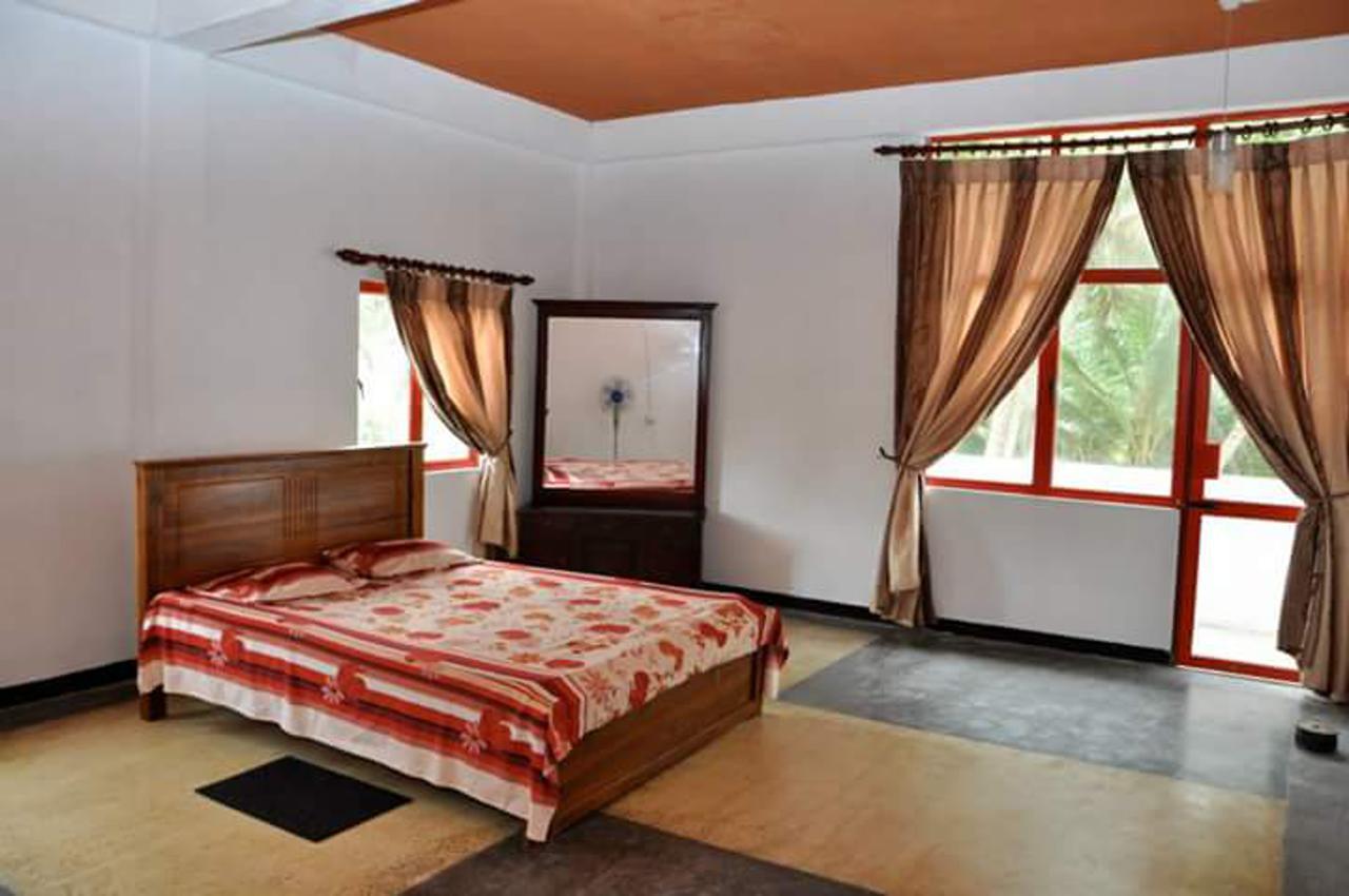 Ocean Reef Hotel Хіккадува Екстер'єр фото